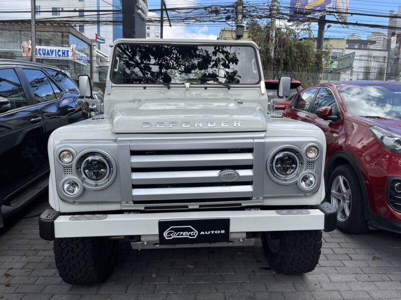 LAND ROVER DEFENDER 110