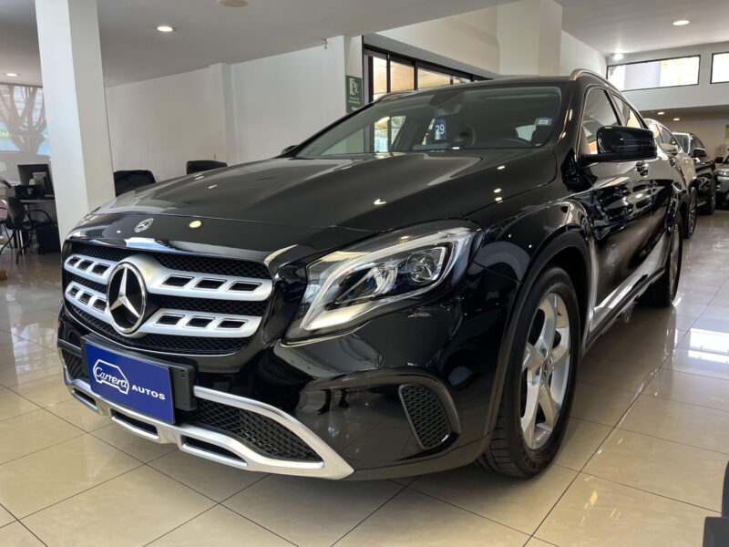 MERCEDES BENZ GLA180 - Imagen 3