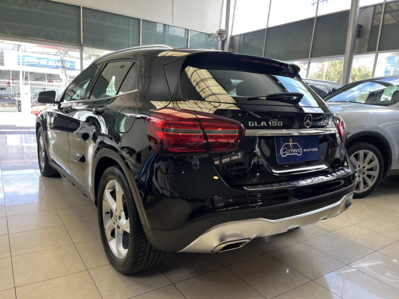 MERCEDES BENZ GLA180 - Imagen 7