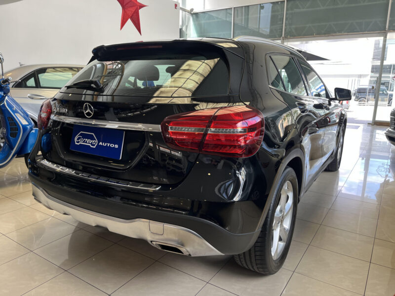 MERCEDES BENZ GLA180 - Imagen 9