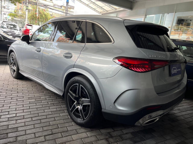 MERCEDES BENZ GLC300 - Imagen 8