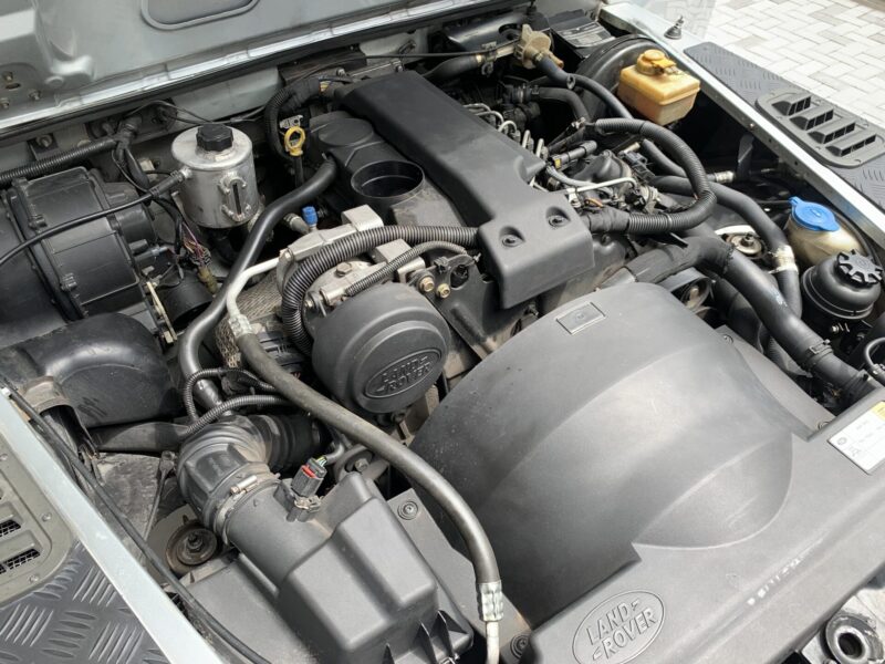 LAND ROVER DEFENDER 90 STATION - Imagen 5