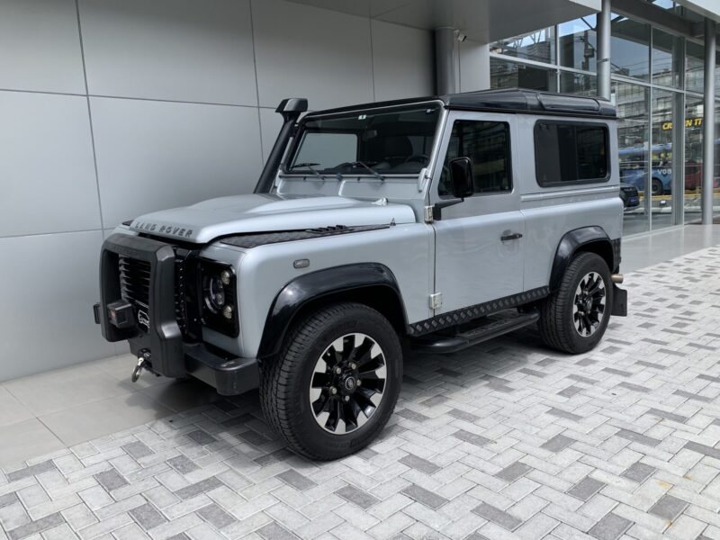 LAND ROVER DEFENDER 90 STATION