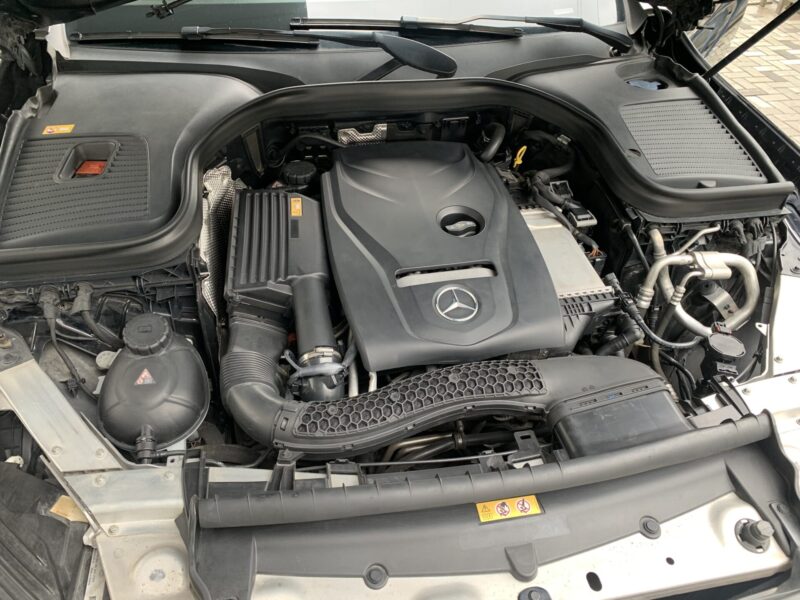 MERCEDES BENZ GLC300 - Imagen 5