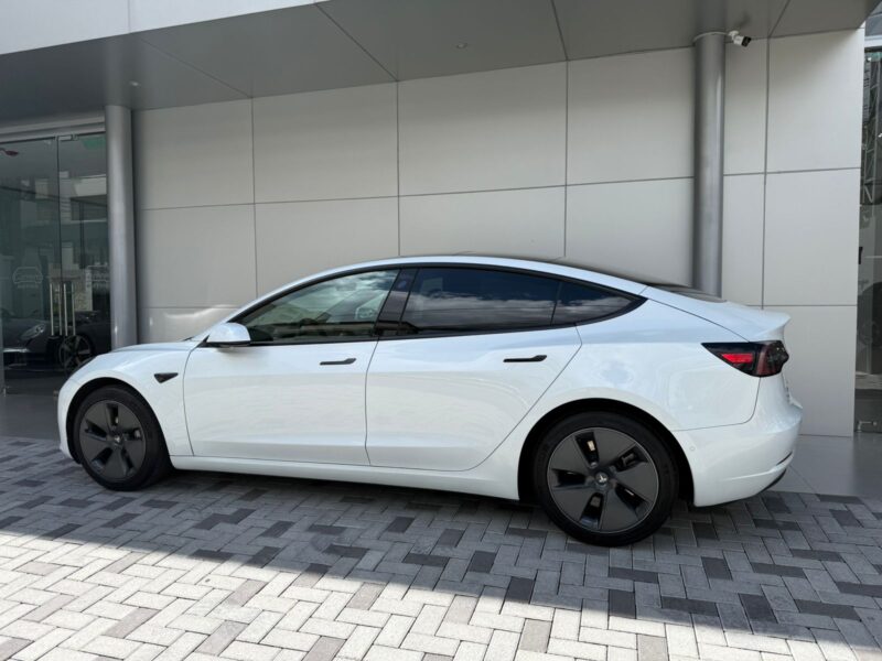 TESLA MODEL 3 - Imagen 2