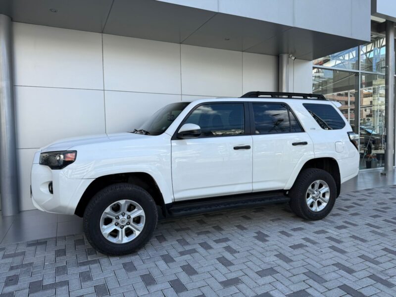 TOYOTA 4RUNNER SR5