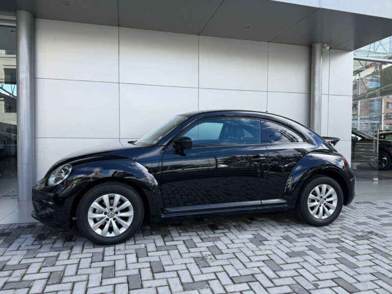 VOLKSWAGEN BEETLE