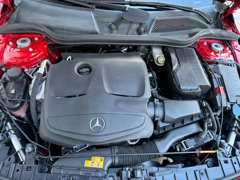MERCEDES BENZ GLA 200 - Imagen 5