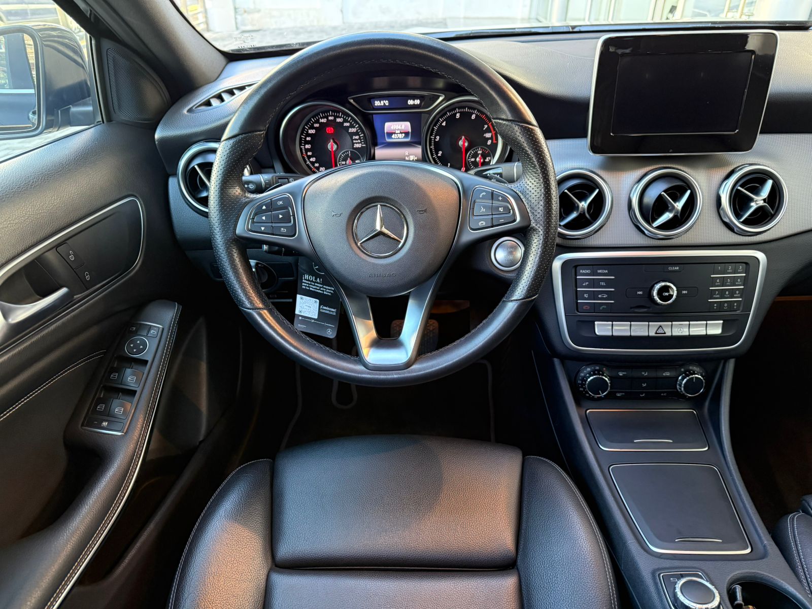 MERCEDES BENZ GLA 180 - Imagen 4