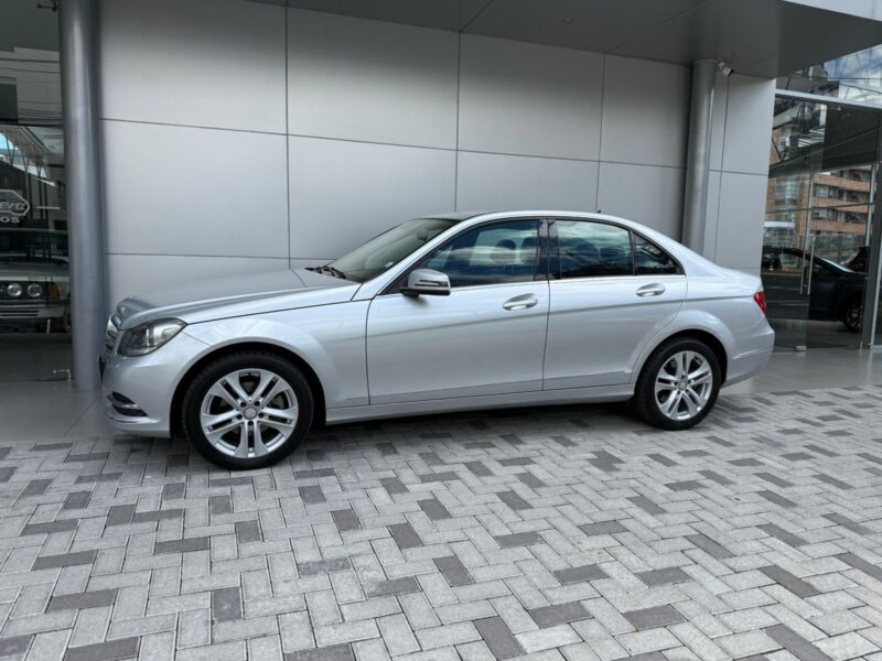 MERCEDES BENZ C200