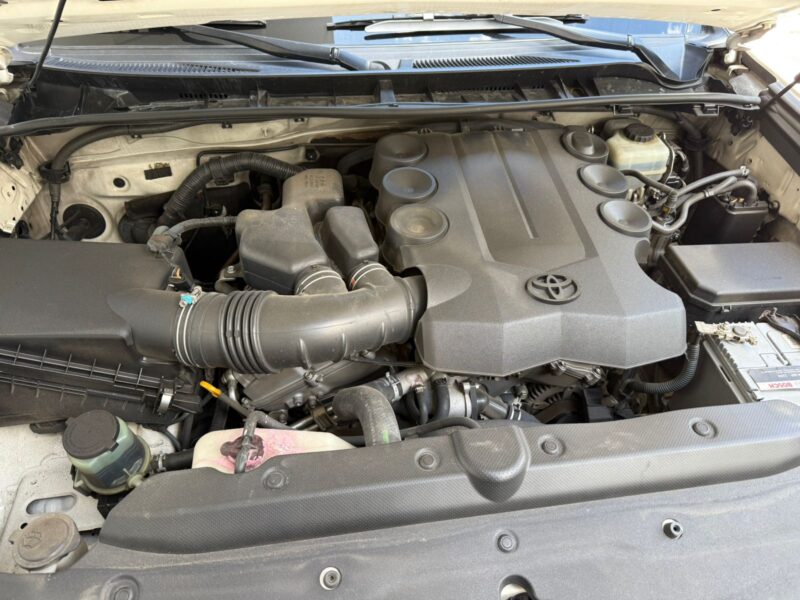 TOYOTA 4RUNNER SR5 - Imagen 5