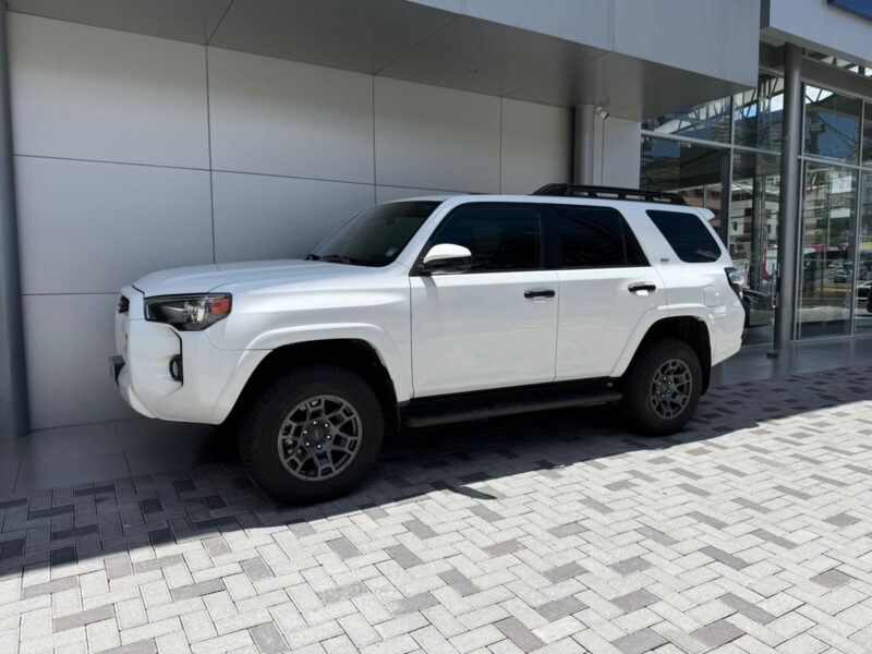 TOYOTA 4RUNNER SR5