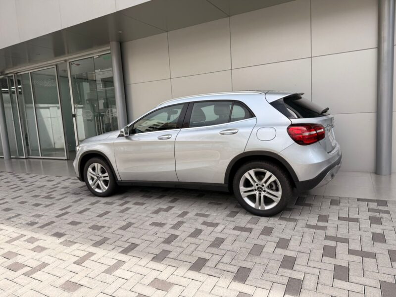 MERCEDES BENZ GLA180 - Imagen 2