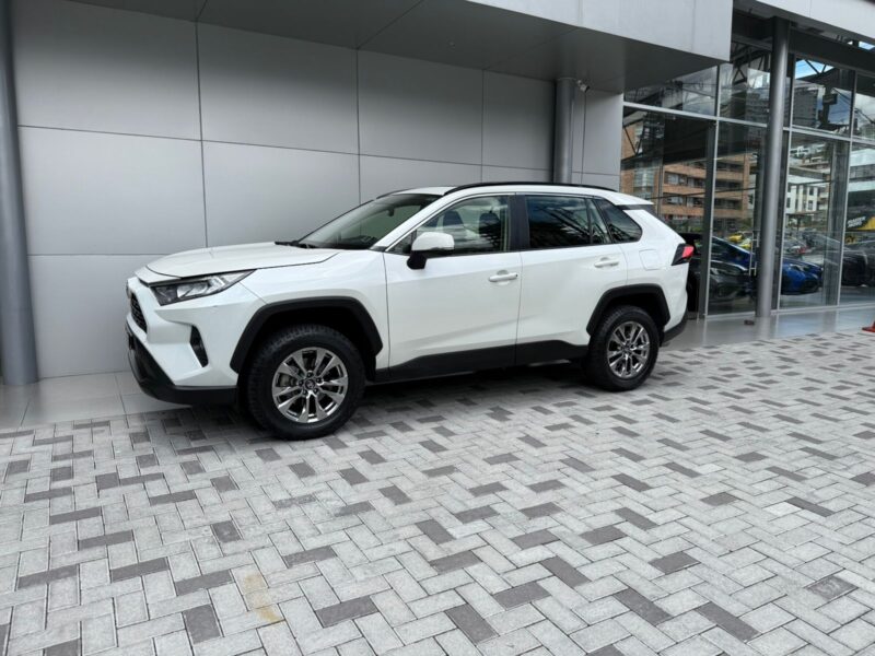 TOYOTA RAV 4