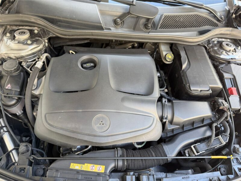 MERCEDES BENZ CLA180 - Imagen 5