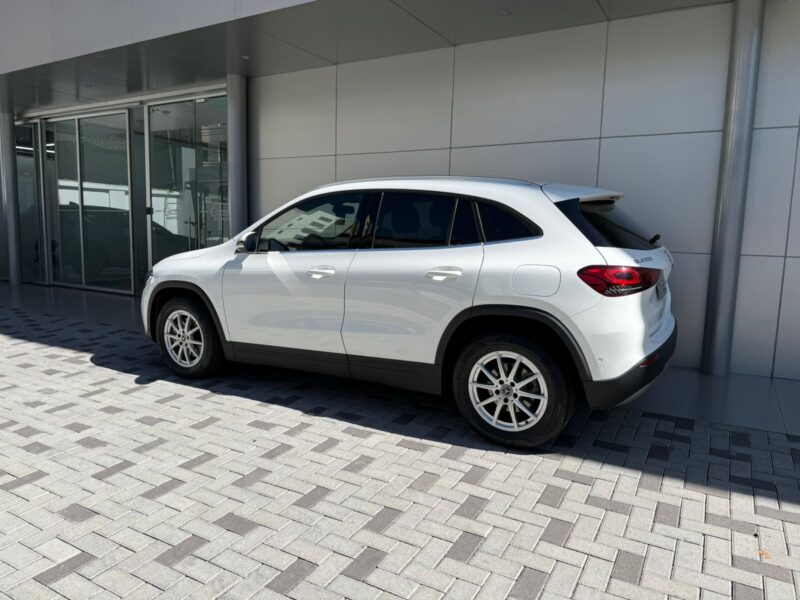 MERCEDES BENZ GLA200 - Imagen 2