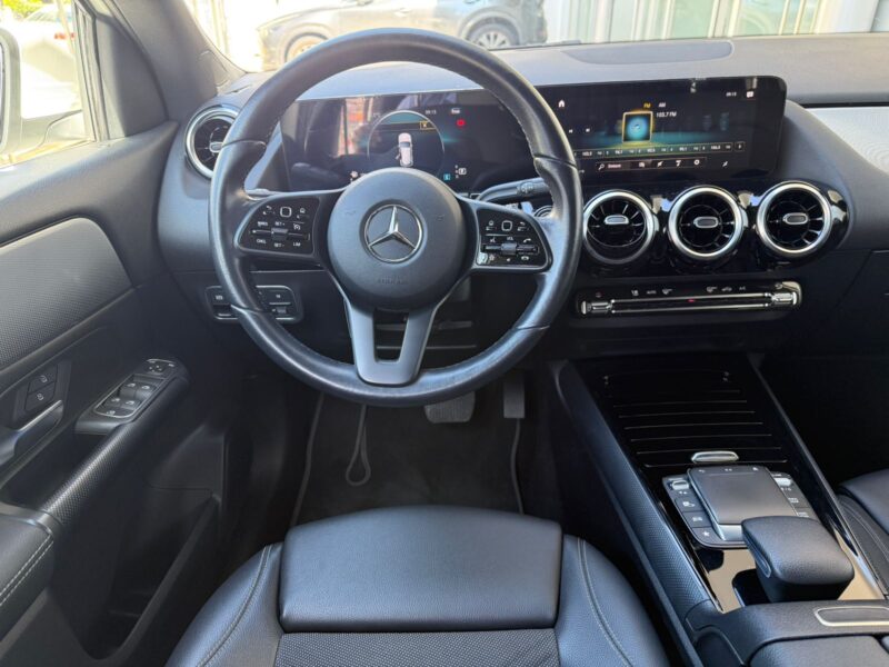 MERCEDES BENZ GLA200 - Imagen 4