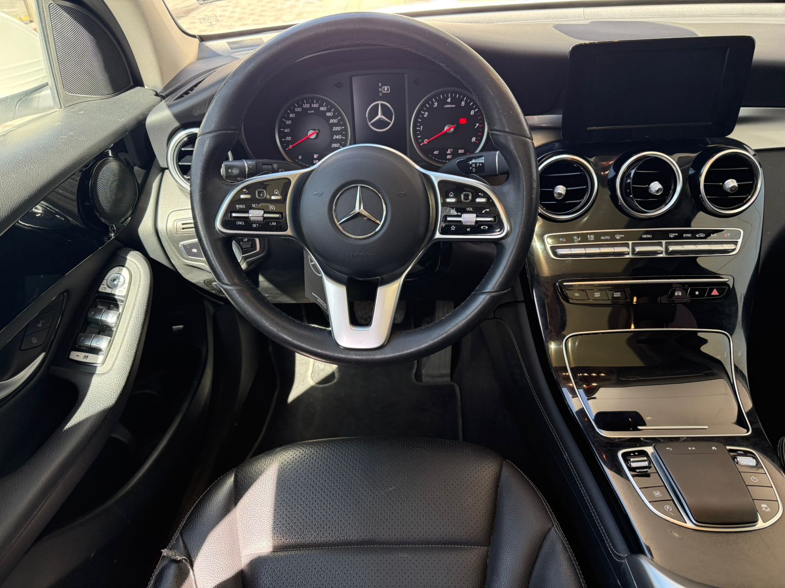 MERCEDES BENZ GLC200 - Imagen 4