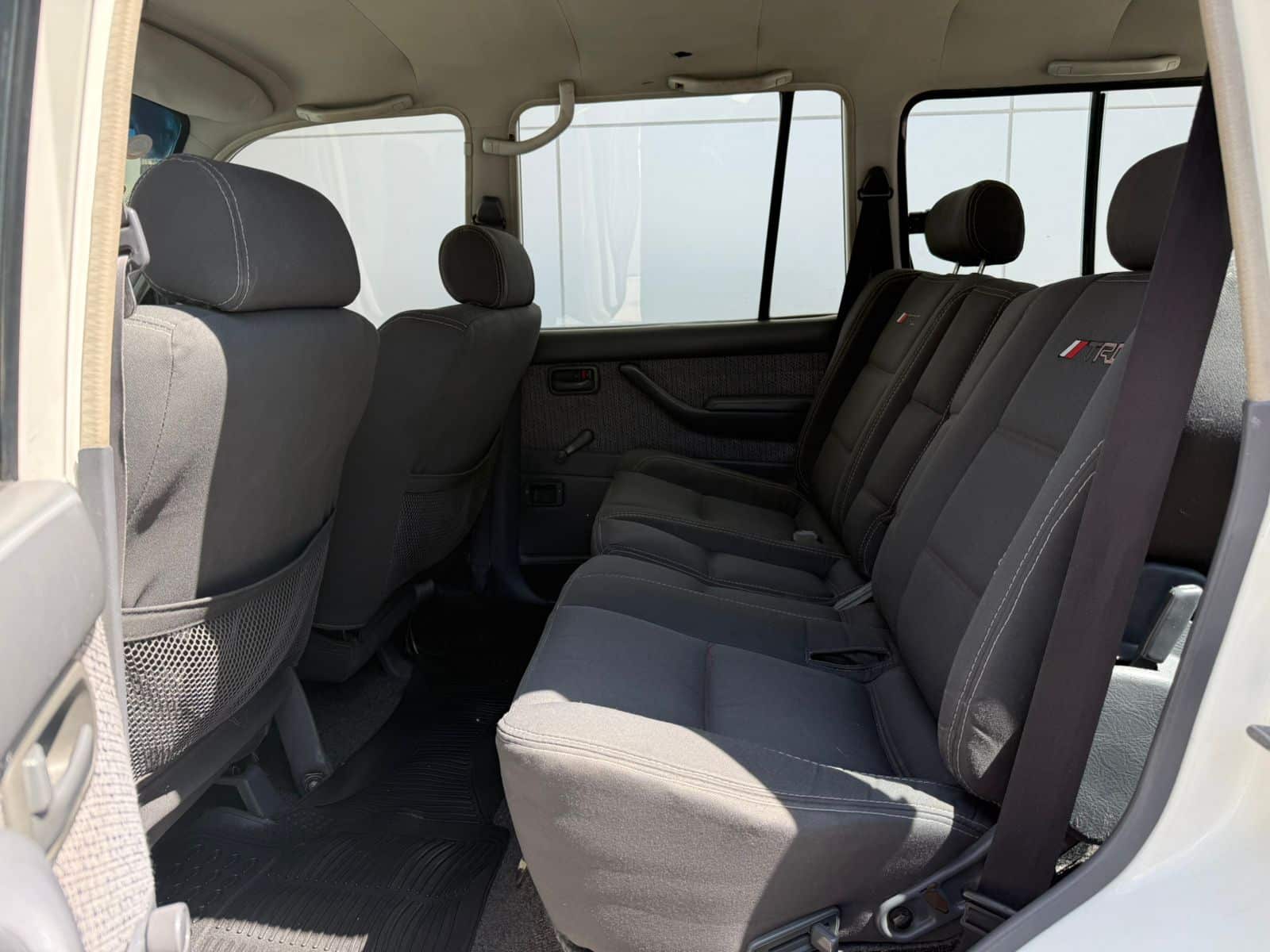 TOYOTA LAND CRUSIER - Imagen 5