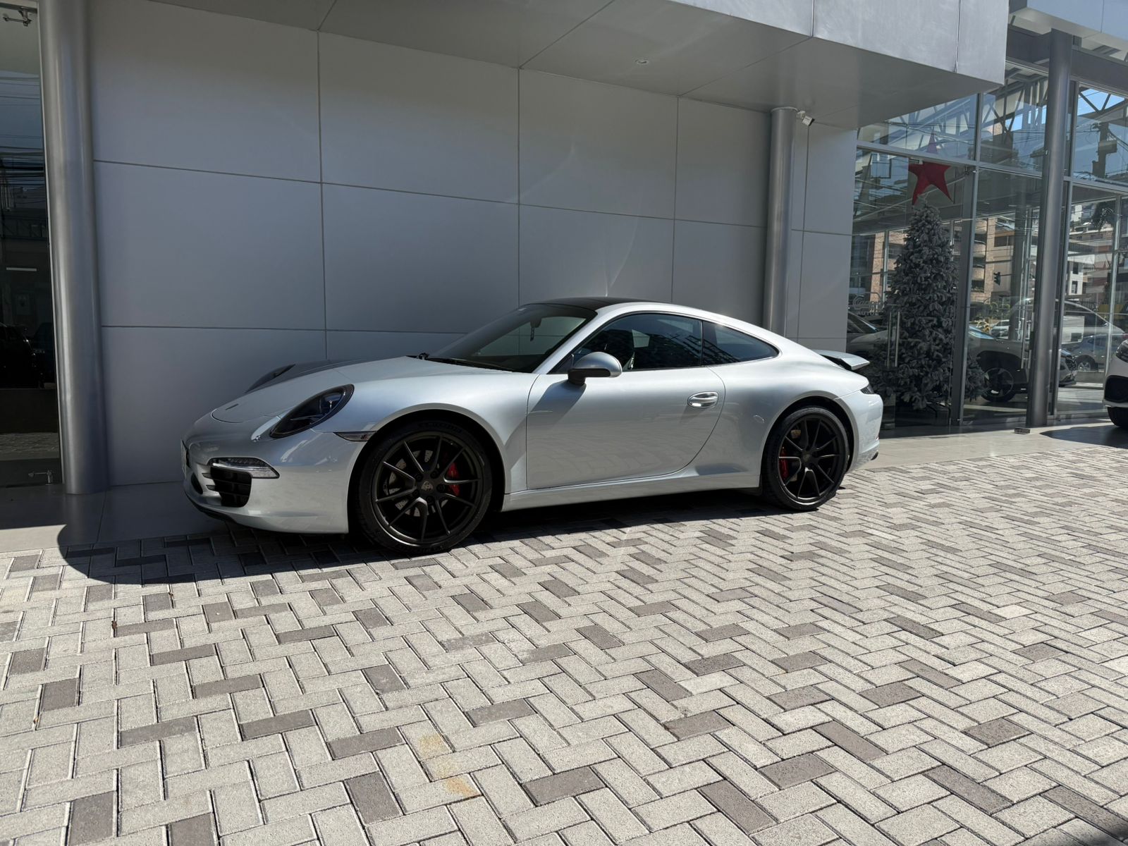 PORSCHE 911 CARRERA