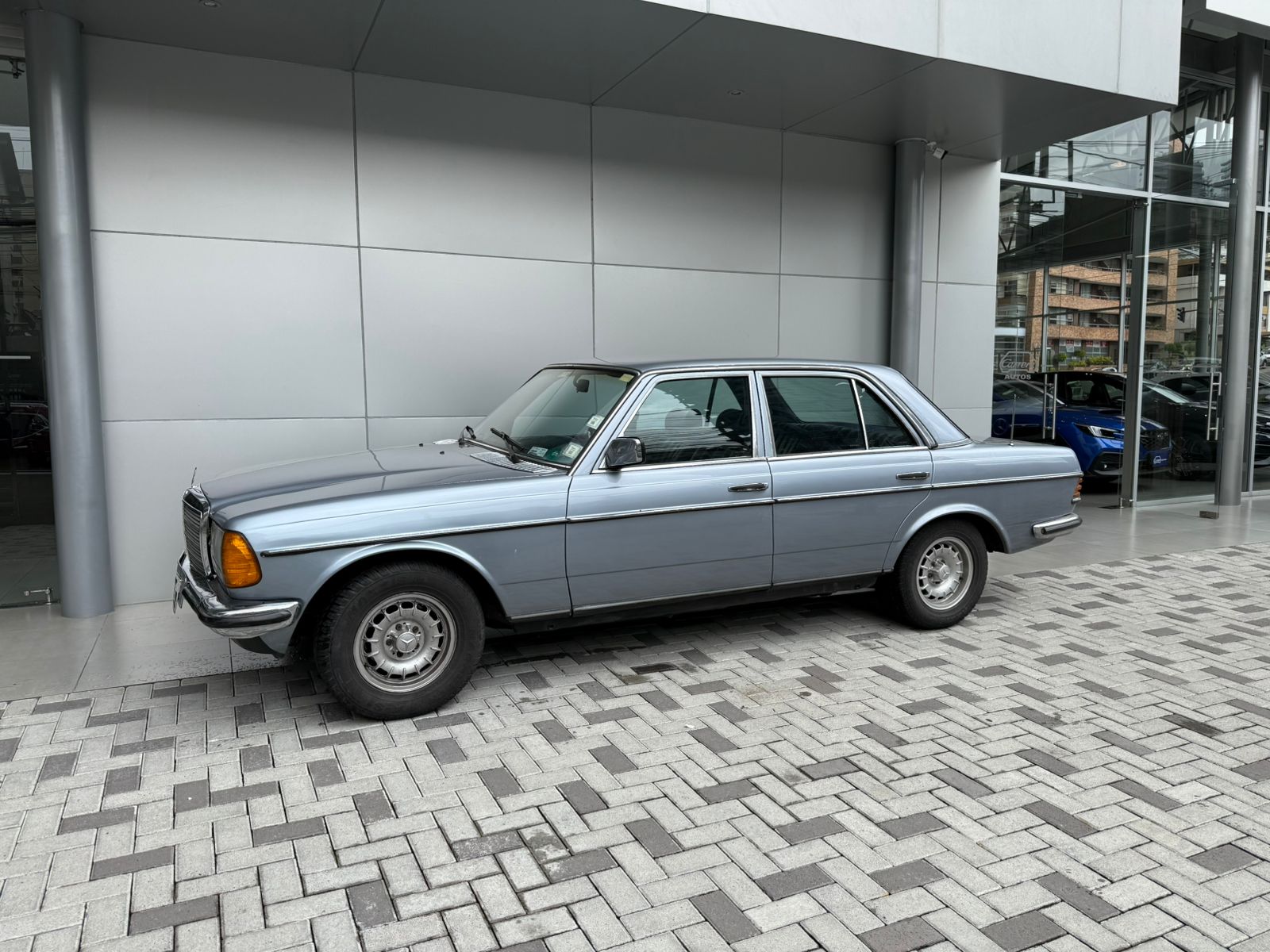 MERCEDES BENZ 280E