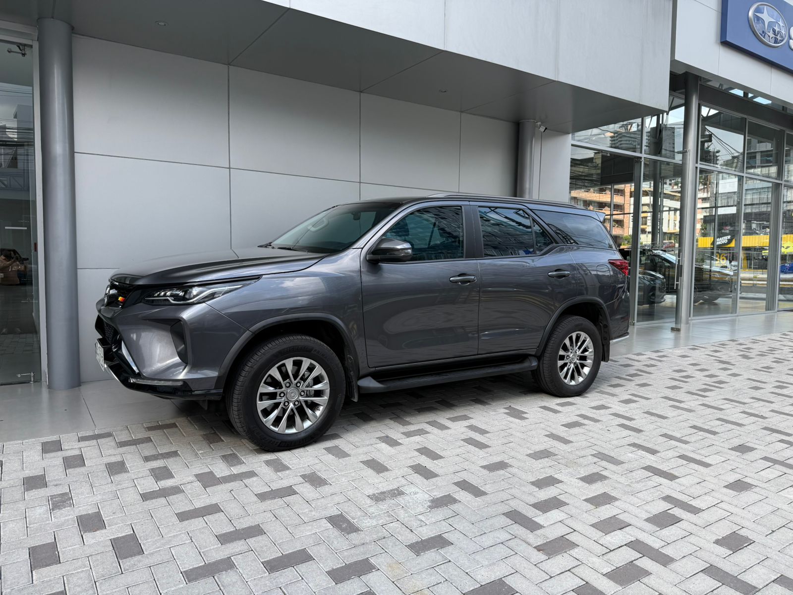 TOYOTA FORTUNER