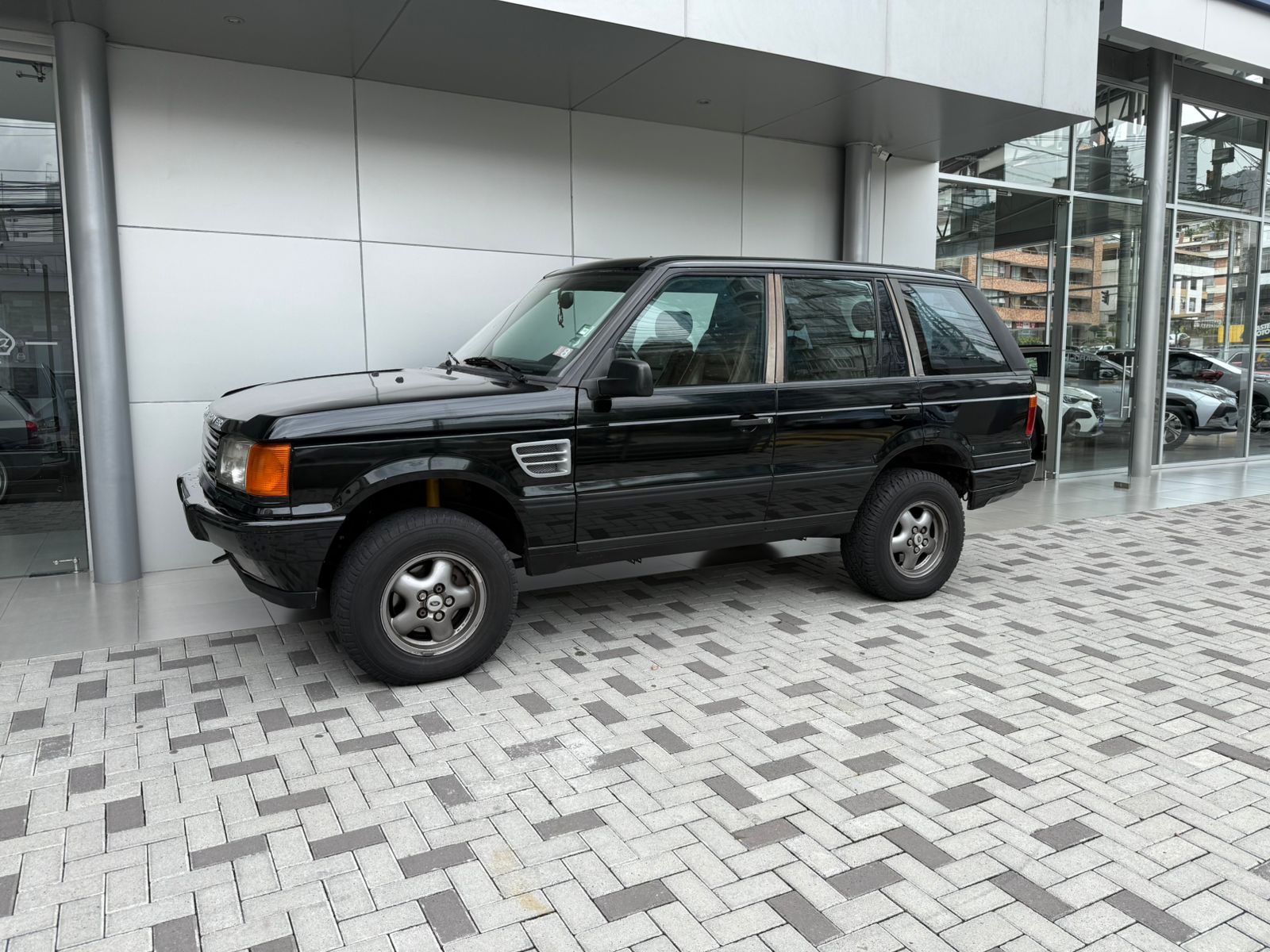 LAND ROVER RANGE ROVER