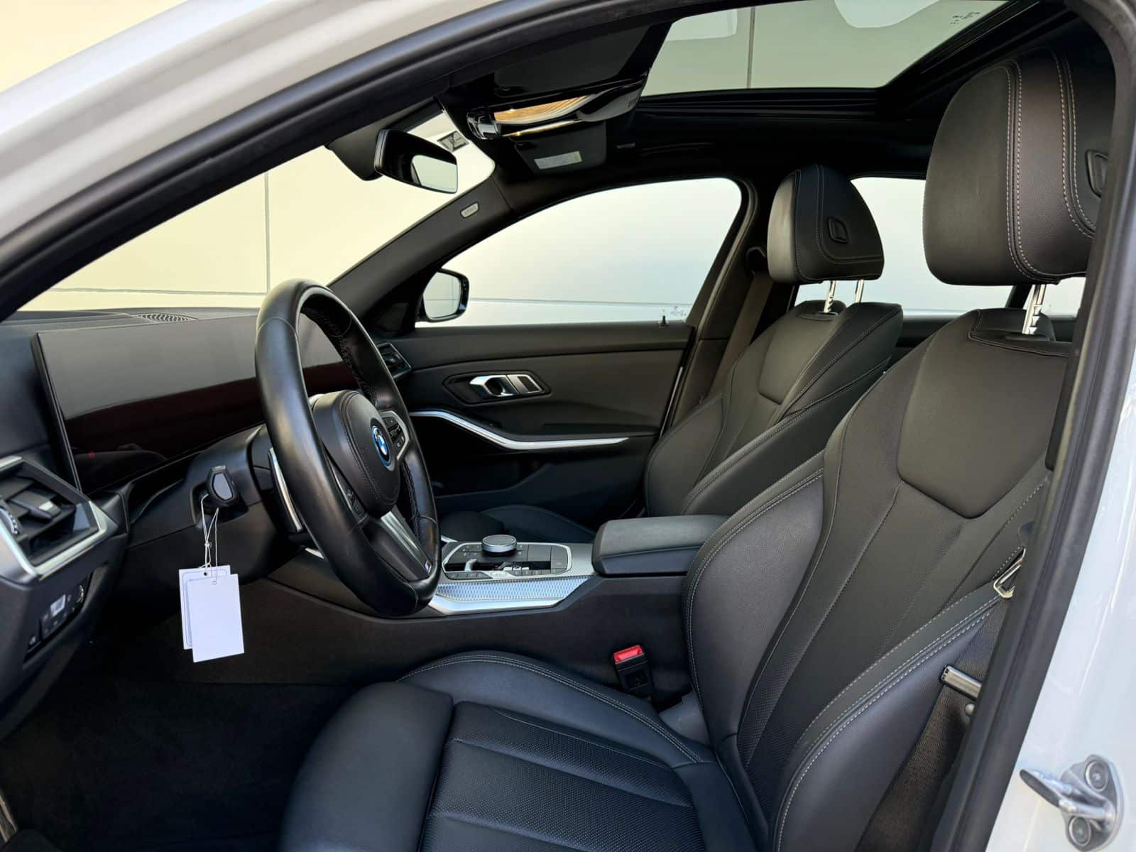 BMW 330e - Imagen 4
