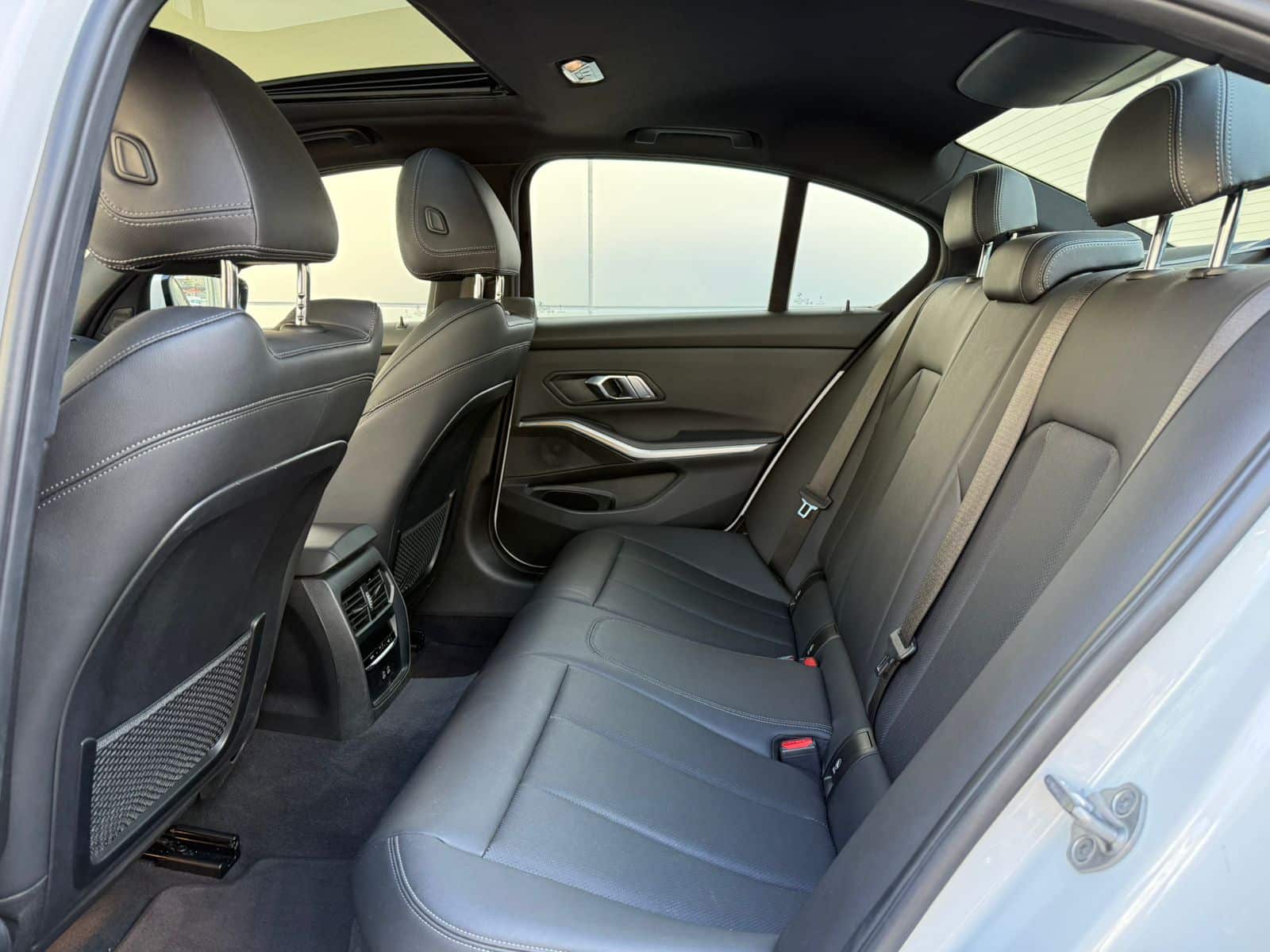 BMW 330e - Imagen 7