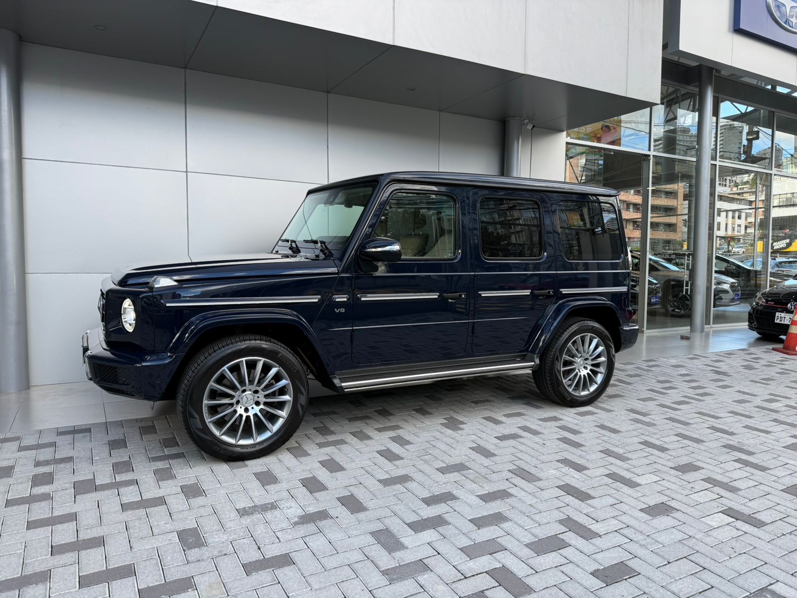 MERCEDES BENZ G500
