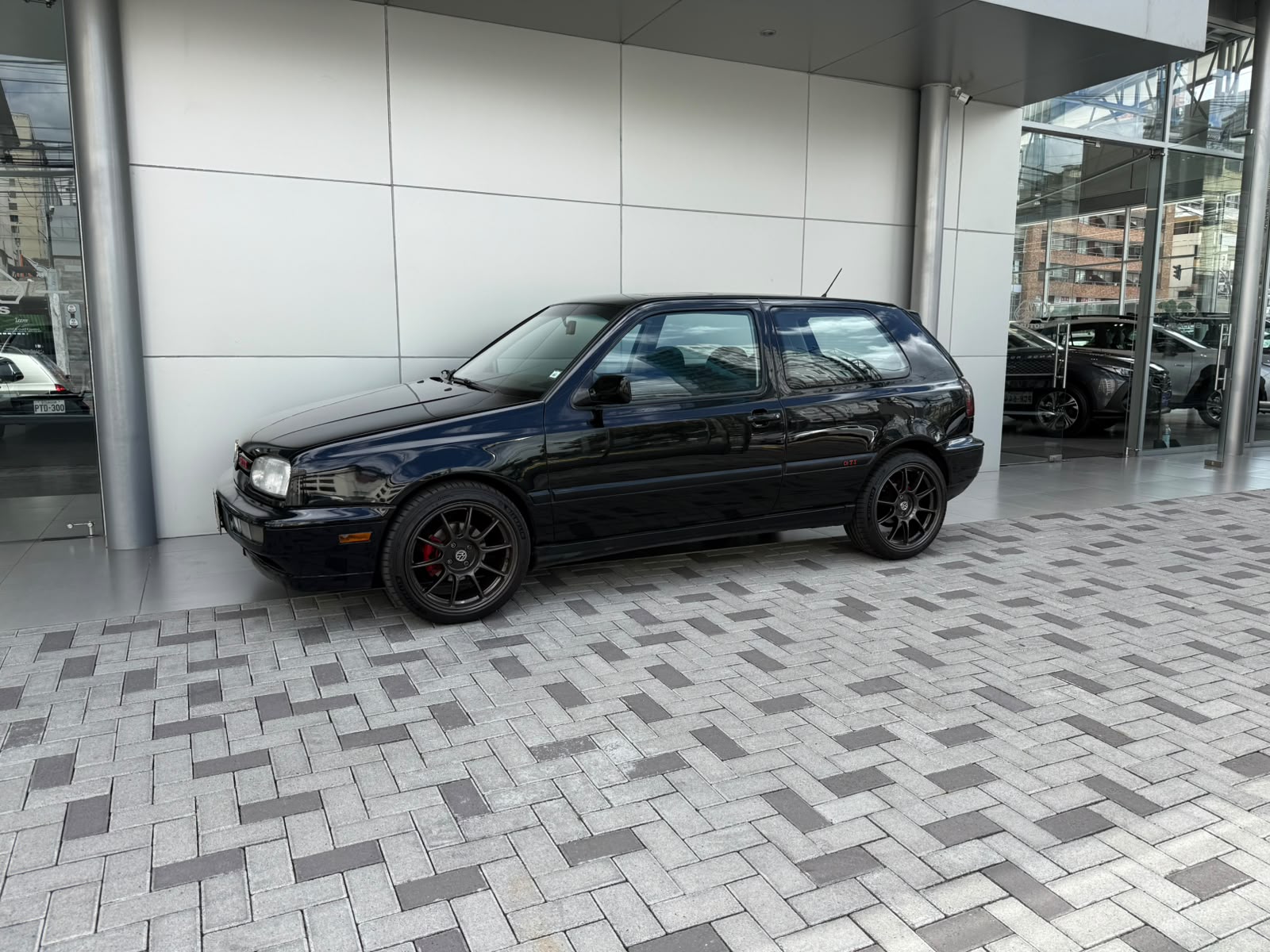 VOLKSWAGEN GOLF GTI