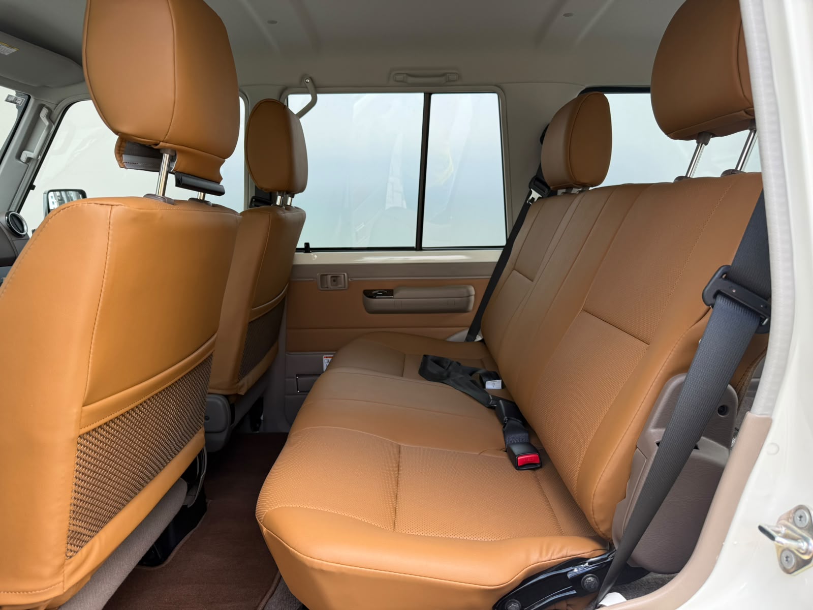 TOYOTA LAND CRUISER 76 - Imagen 7