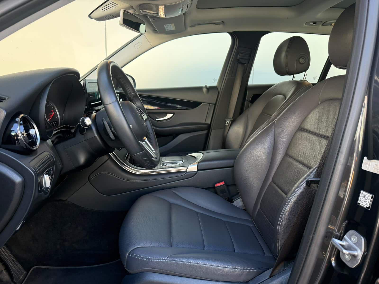 MERCEDES BENZ GLC200 - Imagen 4