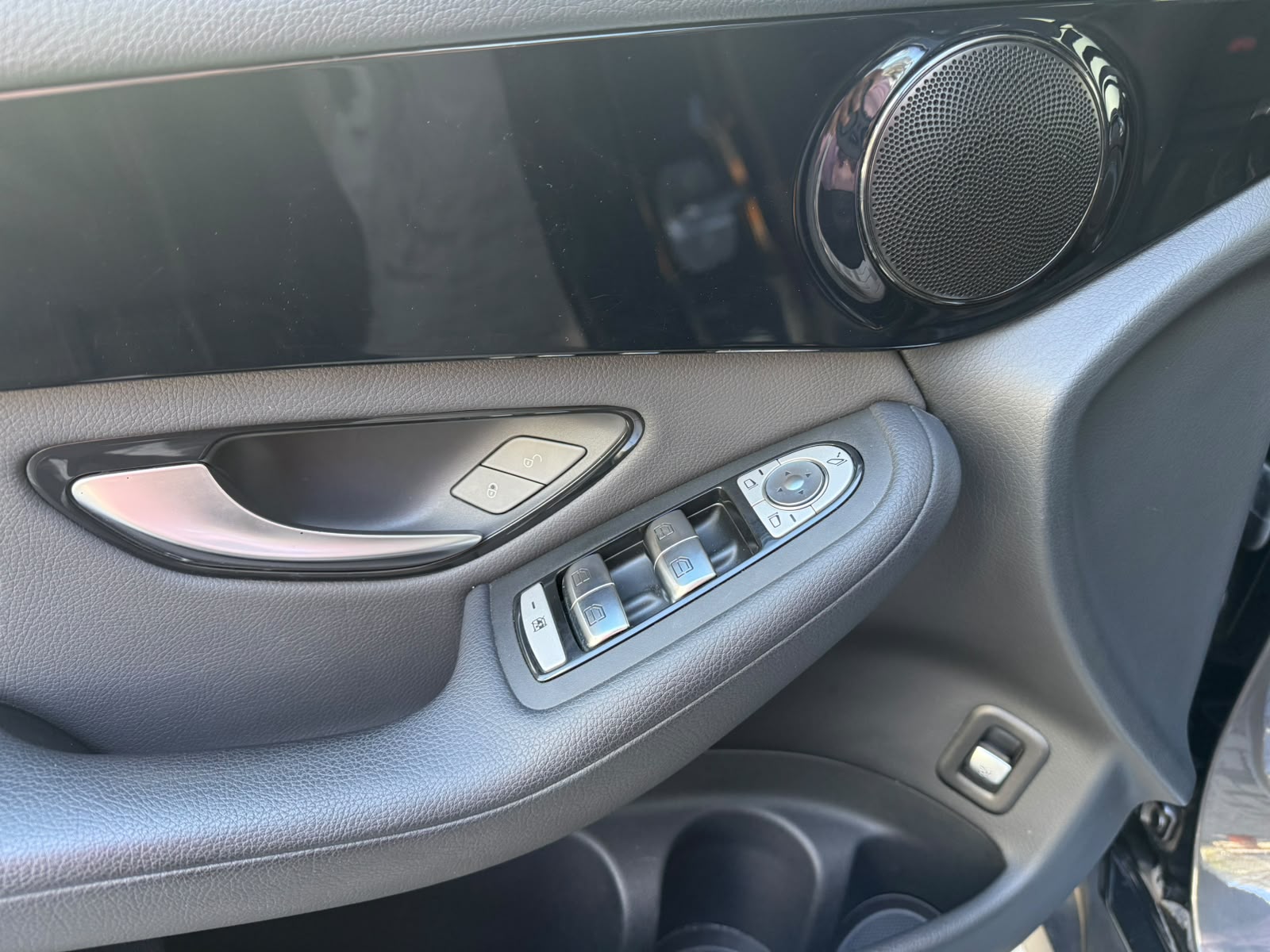 MERCEDES BENZ GLC200 - Imagen 5