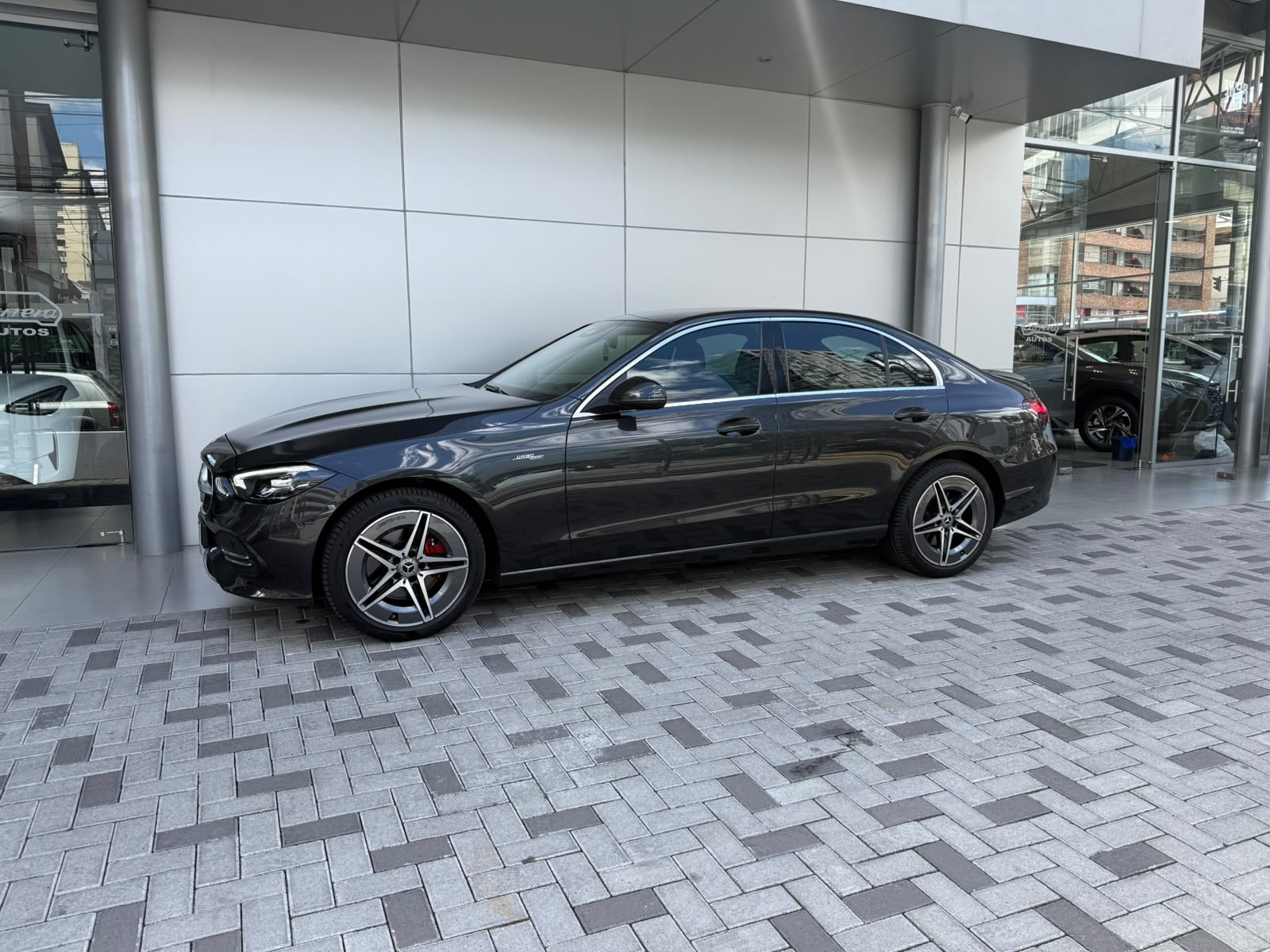 MERCEDES BENZ C200
