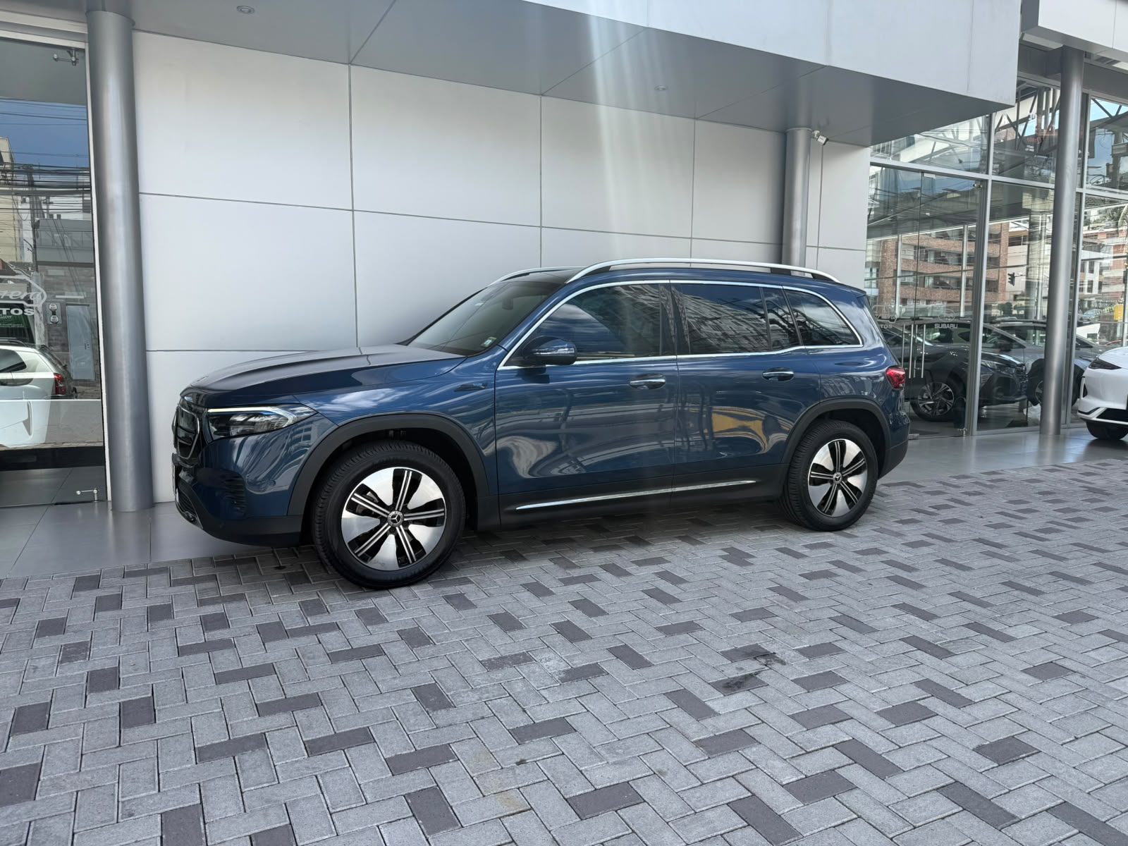 MERCEDES BENZ EQB350