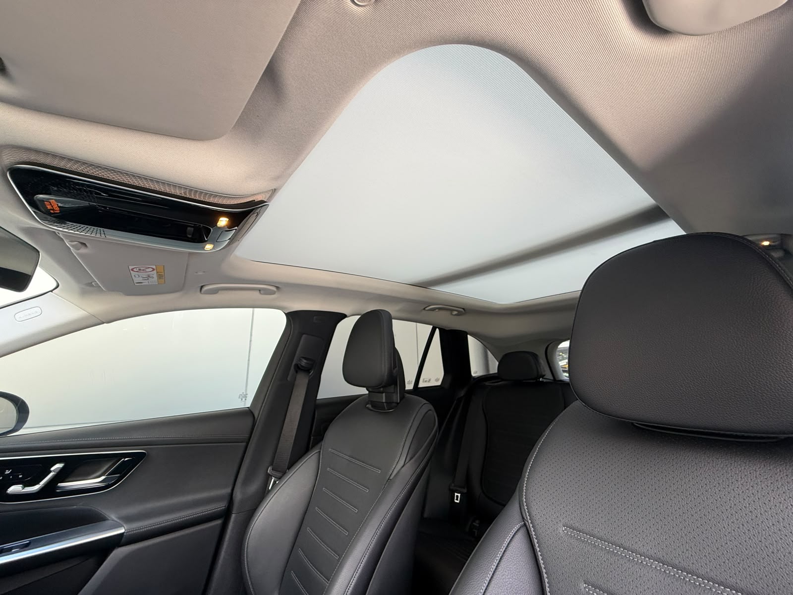 MERCEDES BENZ GLC300 - Imagen 6