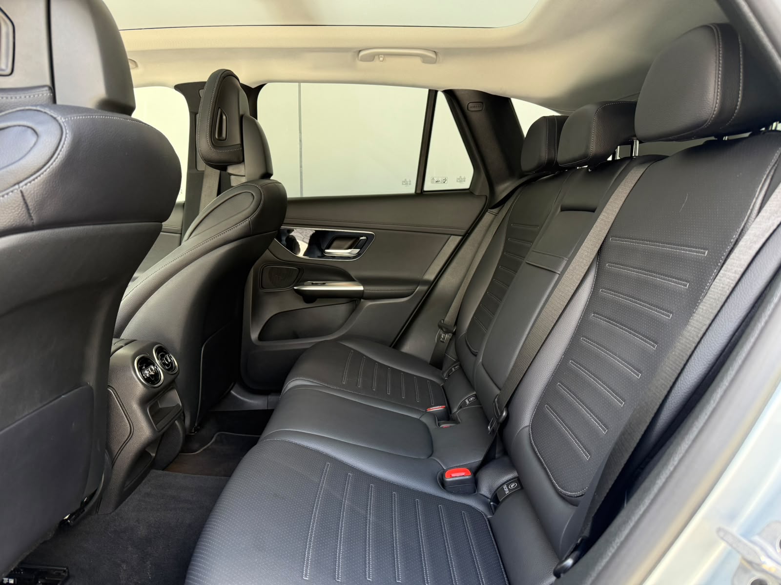 MERCEDES BENZ GLC300 - Imagen 7