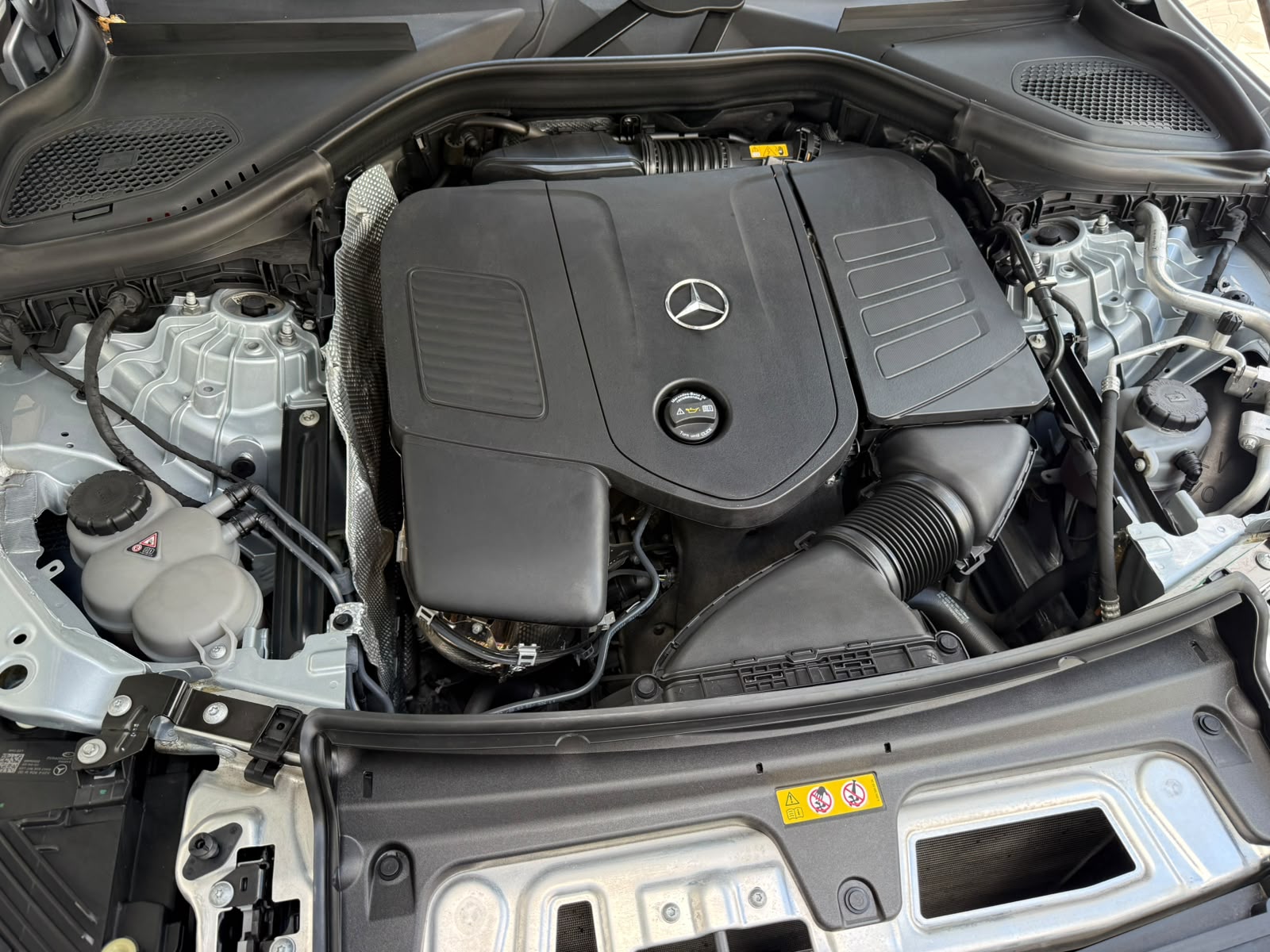 MERCEDES BENZ GLC300 - Imagen 8