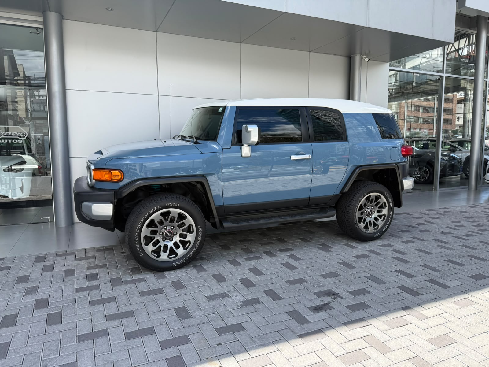 TOYOTA FJ CRUISER
