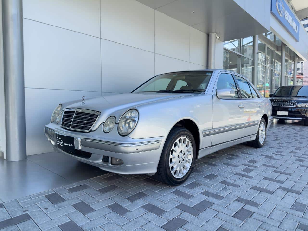 MERCEDES BENZ E320