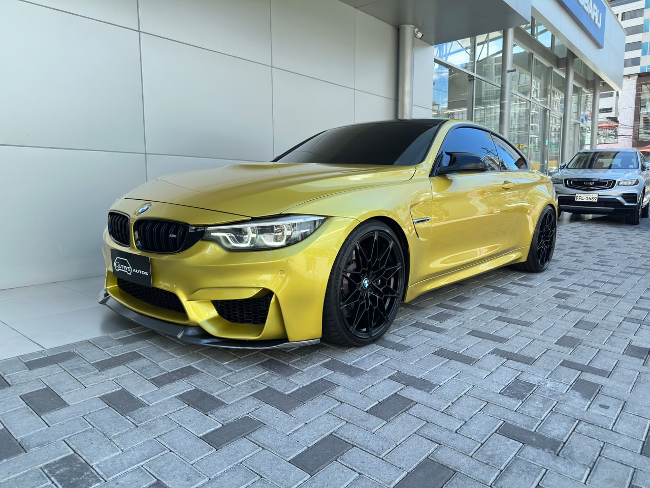 BMW M4 COUPE